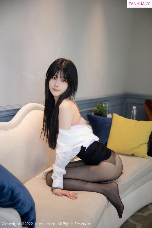 77qiqi  [XiuRen]高清写真图 2022.11.16 No.5861 77qiqi 短裙黑丝第58张图片